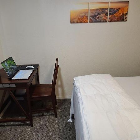 069B Comfortable Suite With Kitchenette And King Bed Near South Rim Sleeps 4 瓦莱 外观 照片