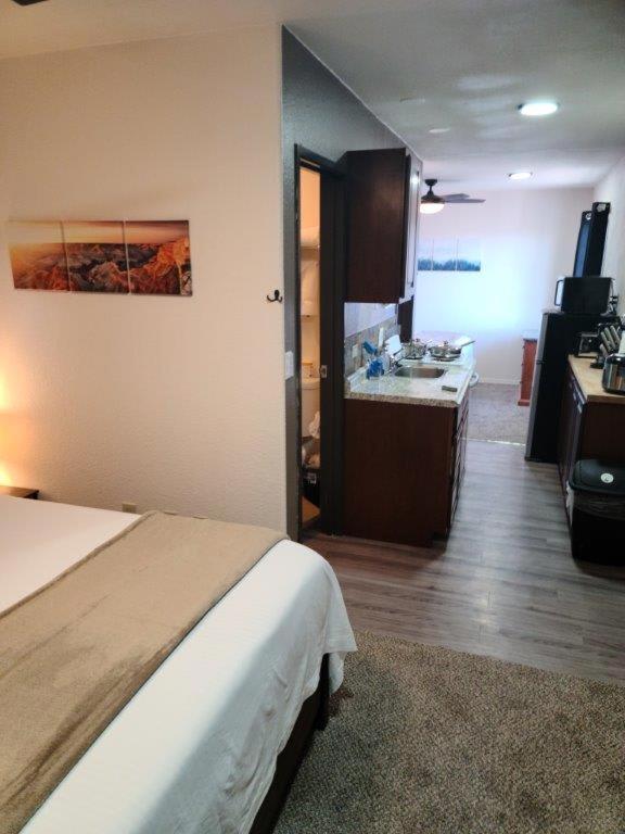 069B Comfortable Suite With Kitchenette And King Bed Near South Rim Sleeps 4 瓦莱 外观 照片
