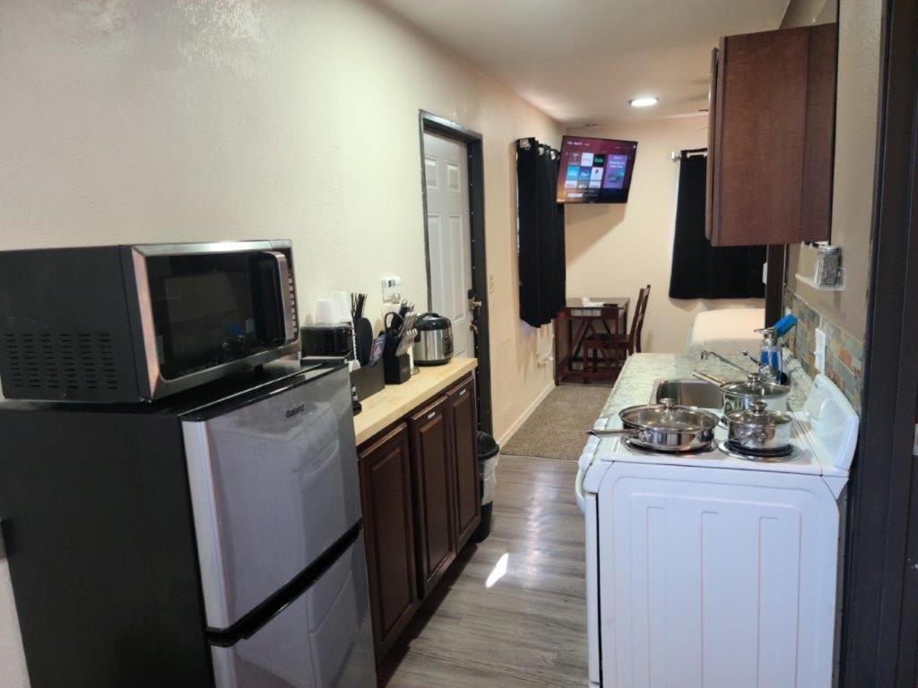 069B Comfortable Suite With Kitchenette And King Bed Near South Rim Sleeps 4 瓦莱 外观 照片