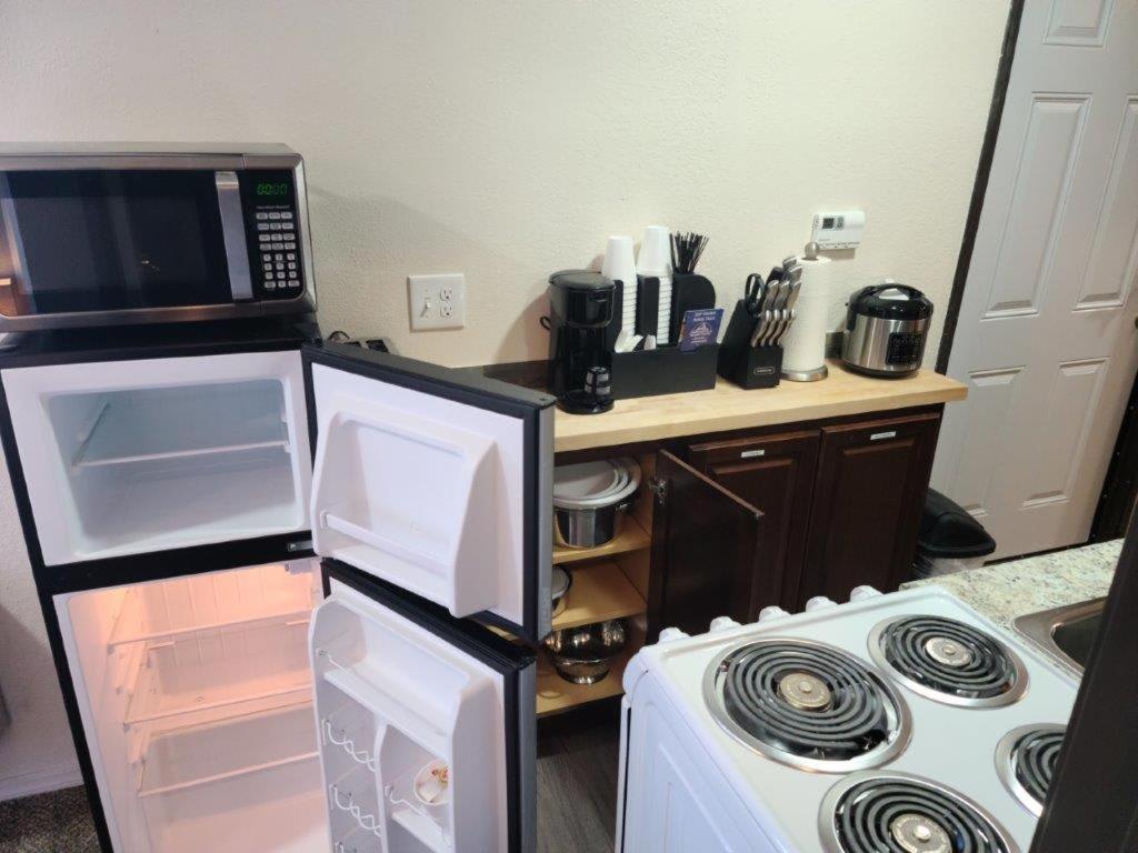 069B Comfortable Suite With Kitchenette And King Bed Near South Rim Sleeps 4 瓦莱 外观 照片